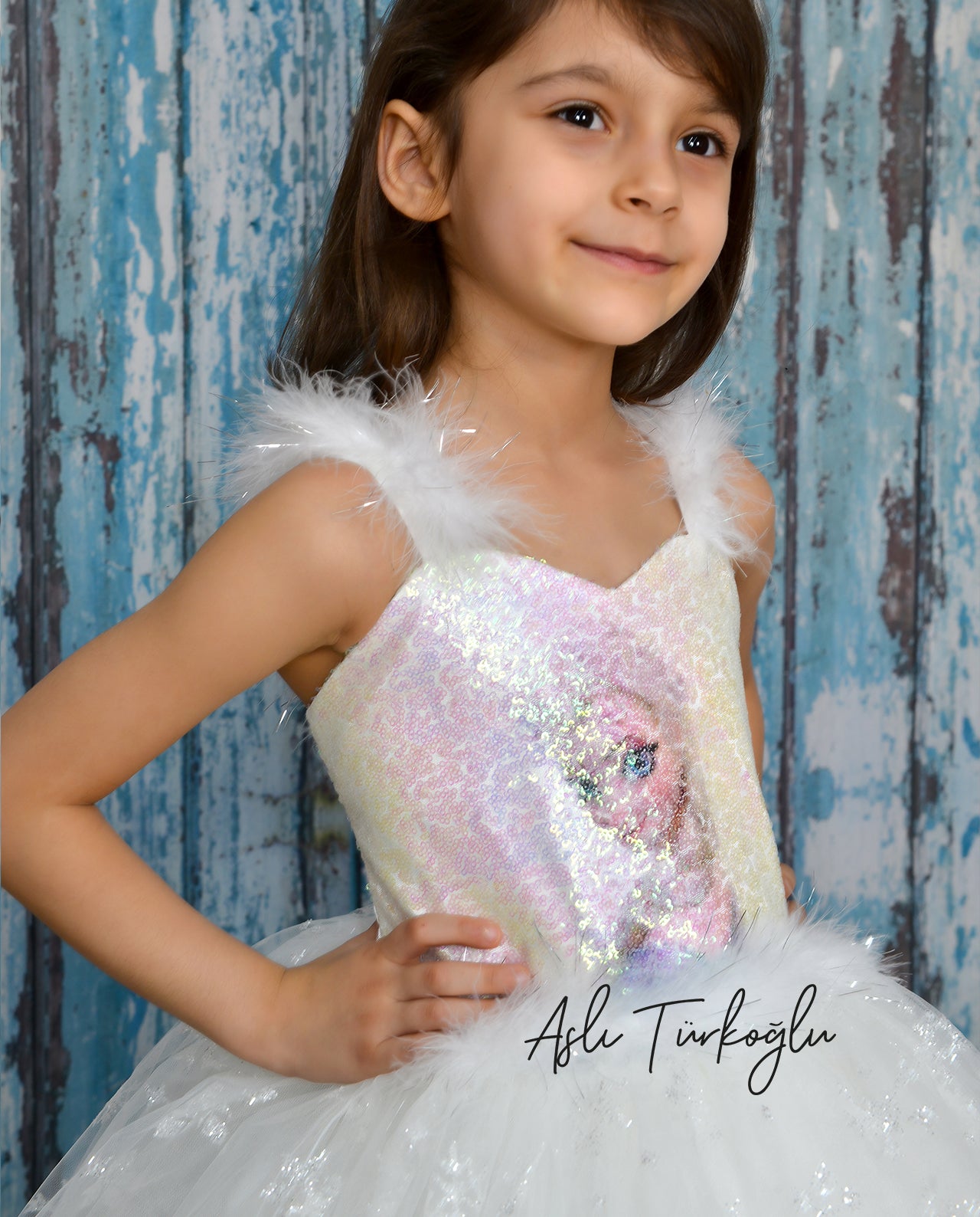 Beyaz Resimli Elsa Kostüm