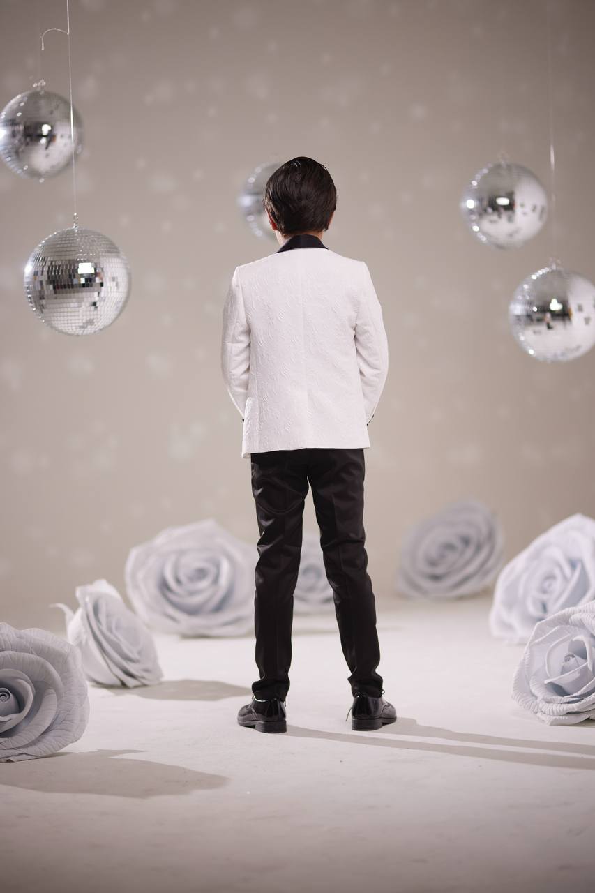 Çocuk Beyaz Smokin Takım – Siyah Saten Şal Yaka