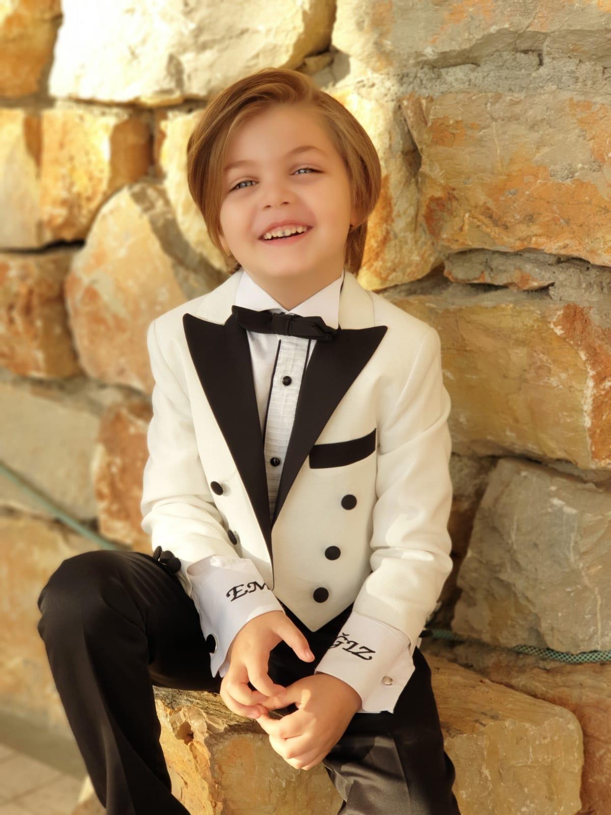 Erkek Çocuk Takım Elbise – Şık ve Klasik Özel Gün Kıyafeti