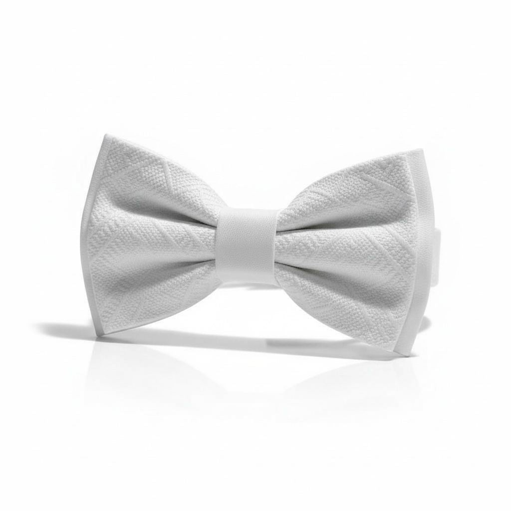 Desenli Beyaz Erkek Çocuk Papyon – Premium Doku & Zarif Şıklık