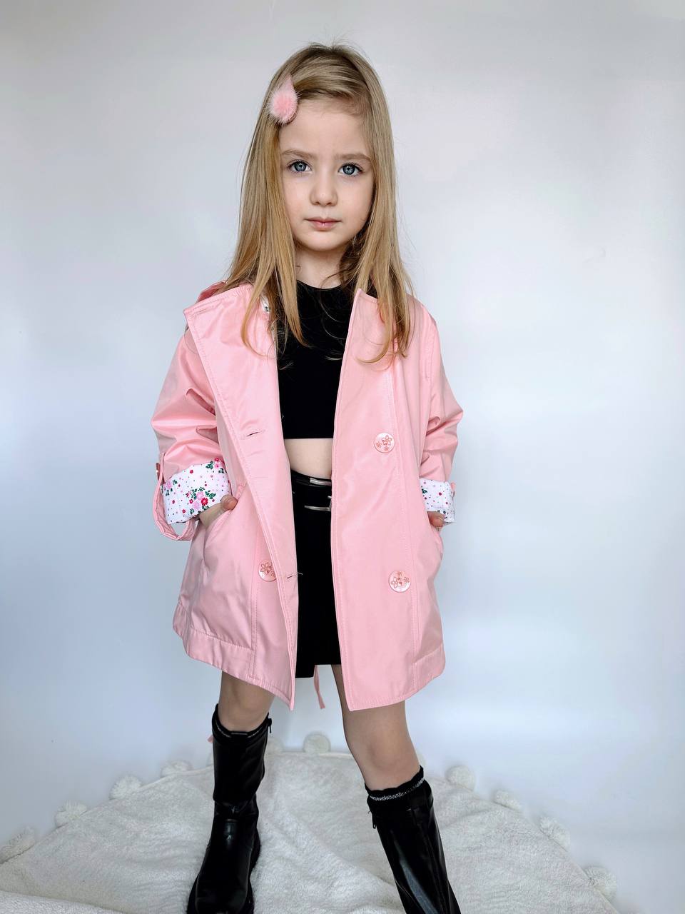 Kız Çocuk Pembe Trençkot – Su Geçirmez, Astarı Yumuşak ve Şık Dış Giyim