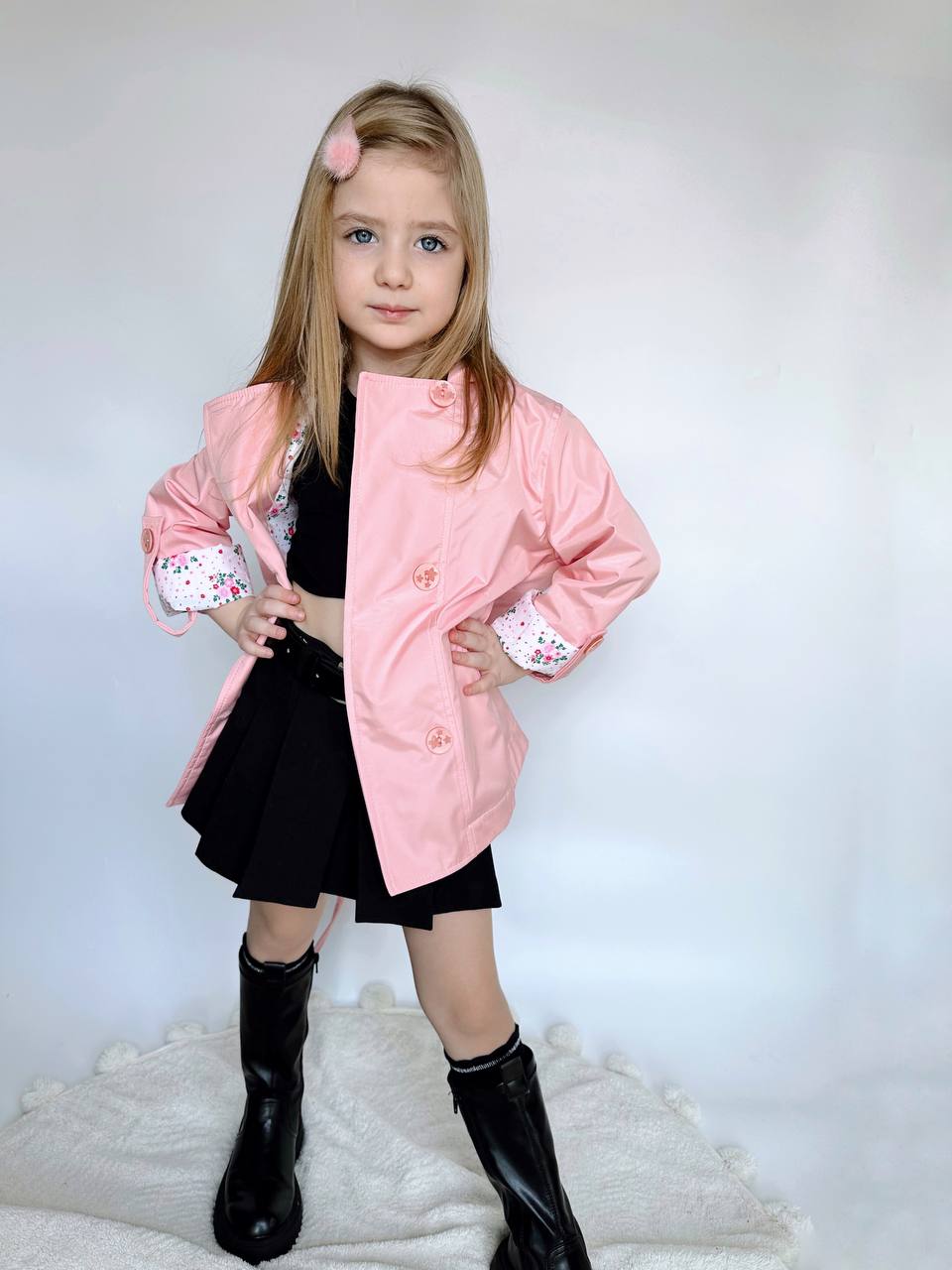 Kız Çocuk Pembe Trençkot – Su Geçirmez, Astarı Yumuşak ve Şık Dış Giyim