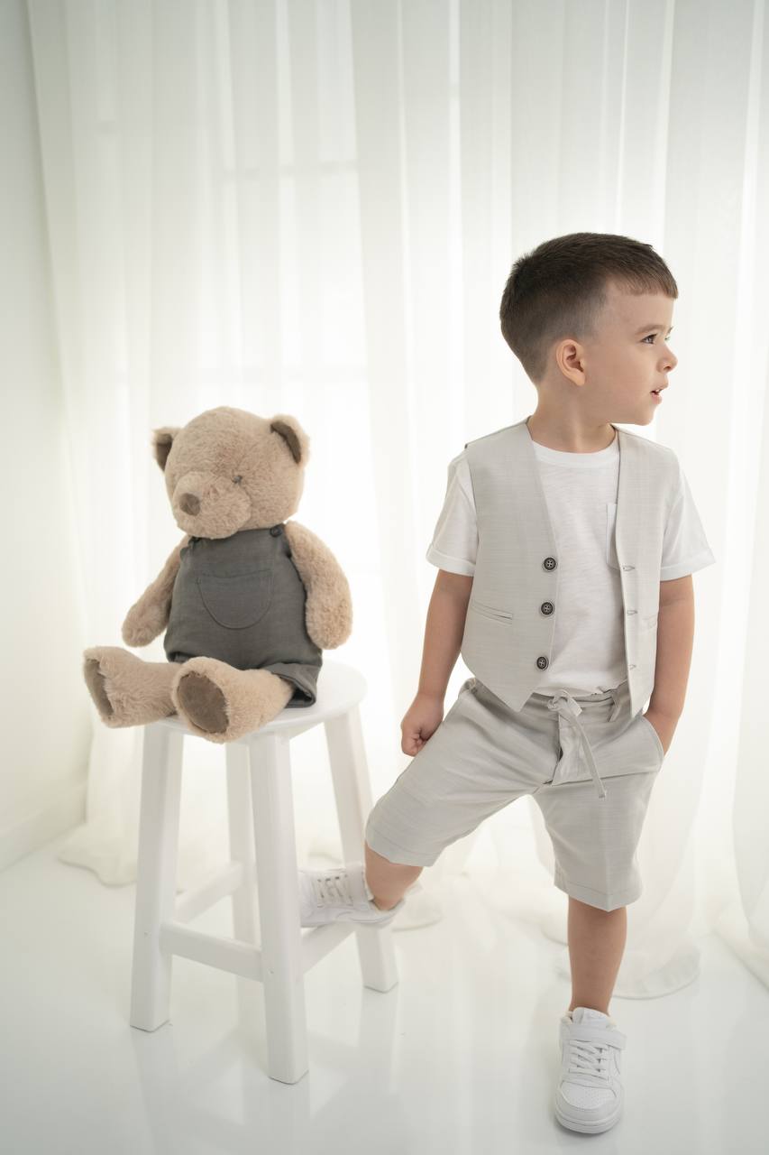 Erkek Çocuk Keten 3’lü Takım – Yelek, Şort ve Thişört