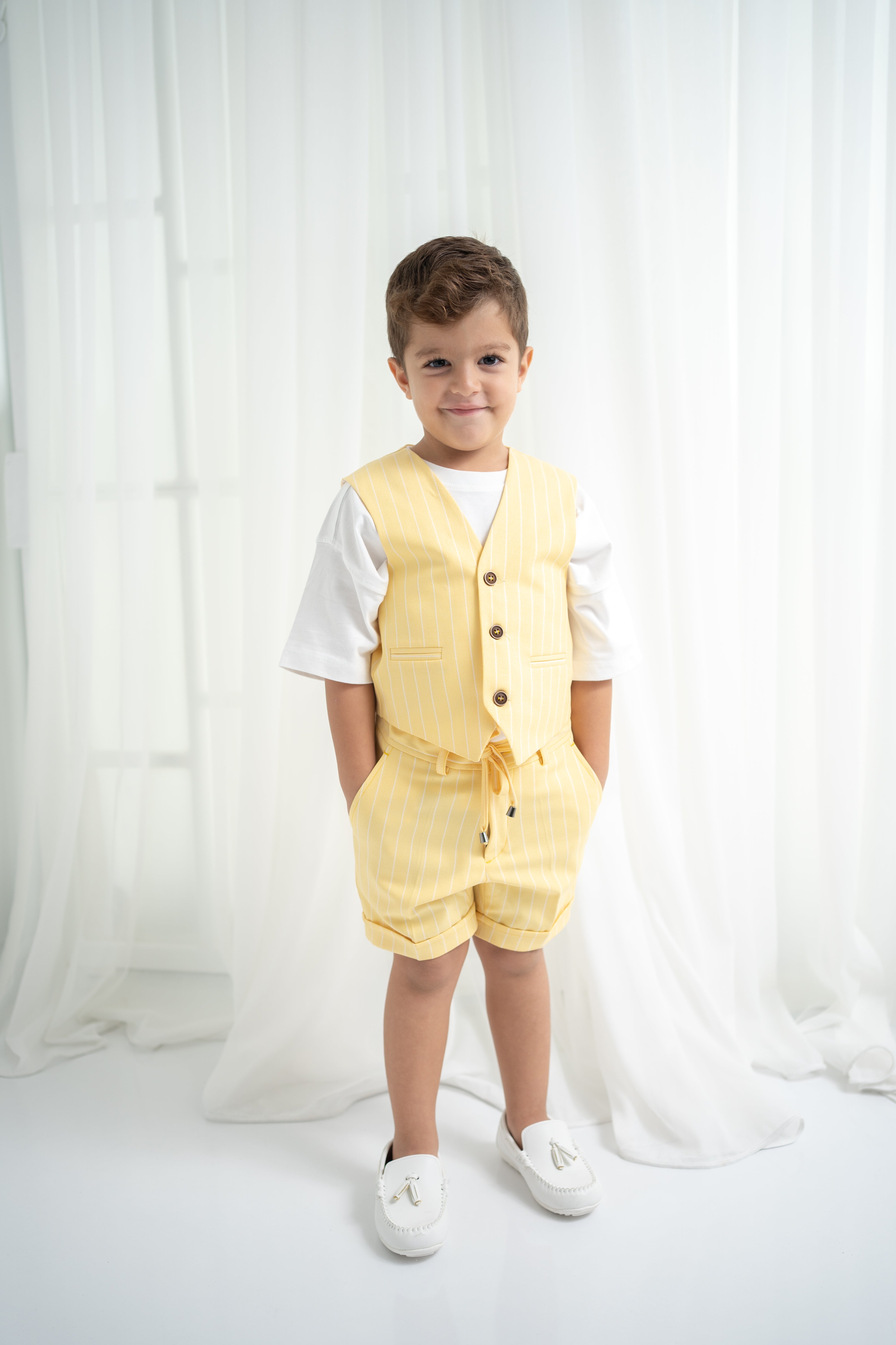 Erkek Çocuk Sarı Çizgili Yelek ve Şort Thişört Takım – Yazlık Üçlü Set