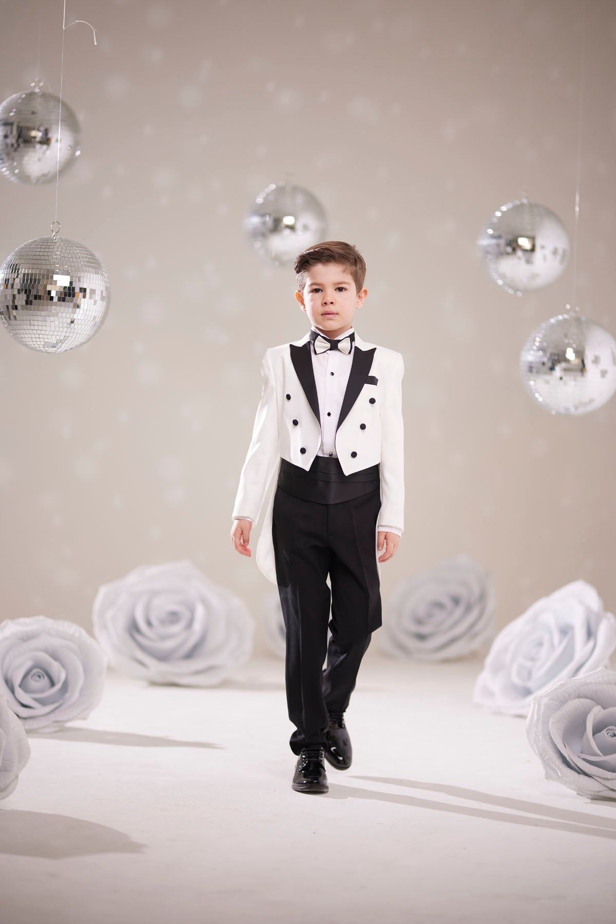 Erkek Çocuk Takım Elbise – Şık ve Klasik Özel Gün Kıyafeti