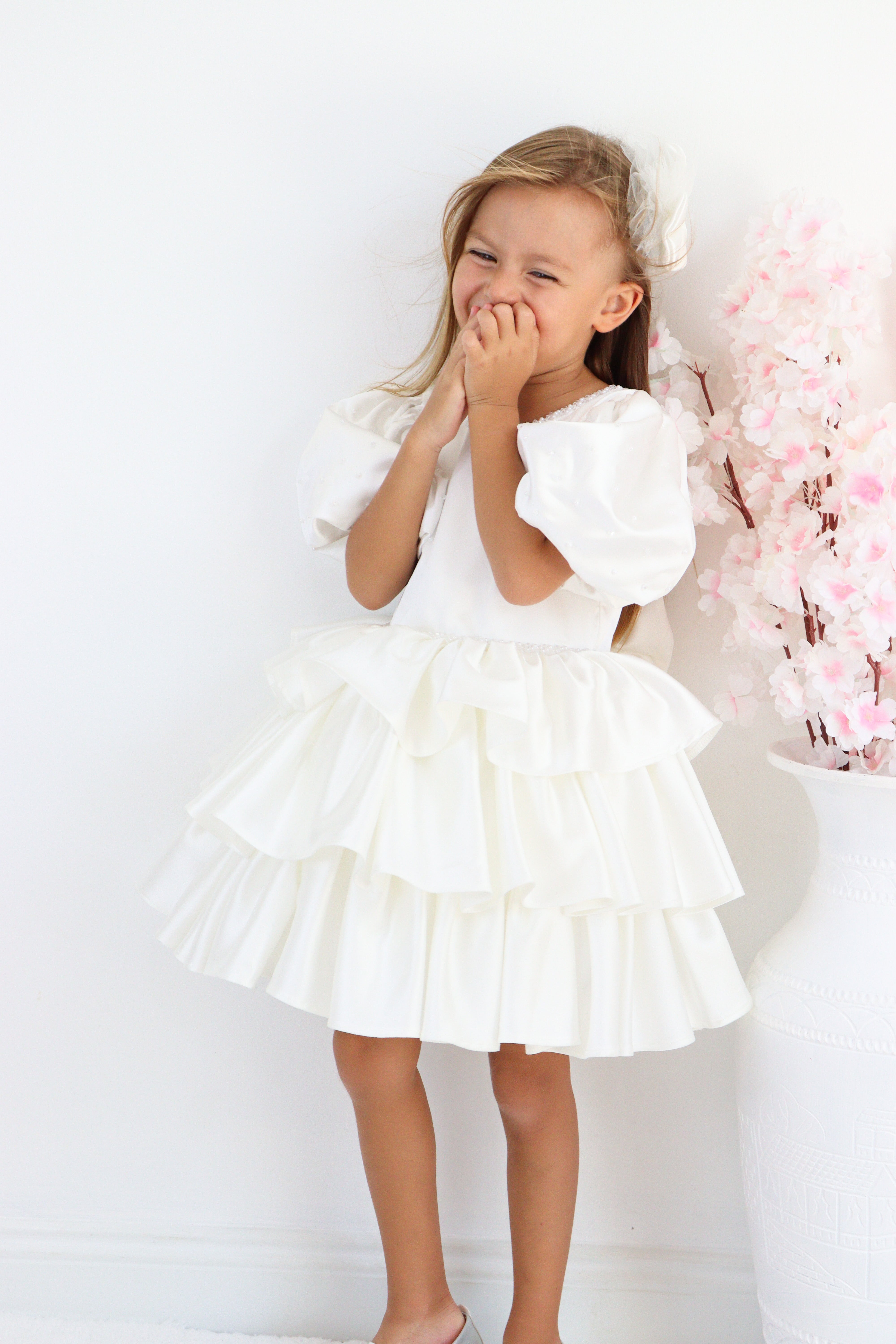Beyaz Saten Kat Kat Kız Çocuk Abiye 1–10 Yaş Özel Gün Elbisesi