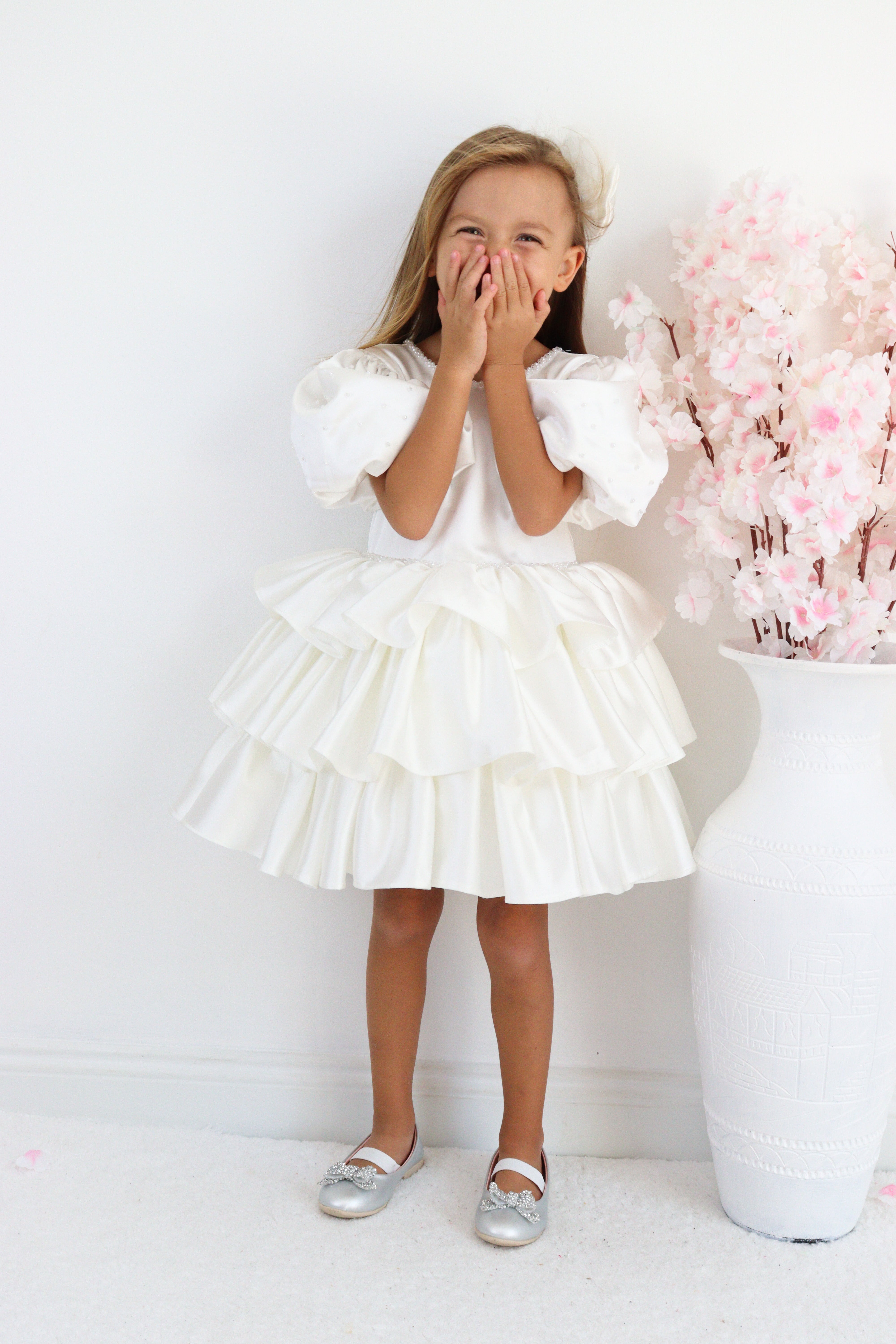 Beyaz Saten Kat Kat Kız Çocuk Abiye 1–10 Yaş Özel Gün Elbisesi