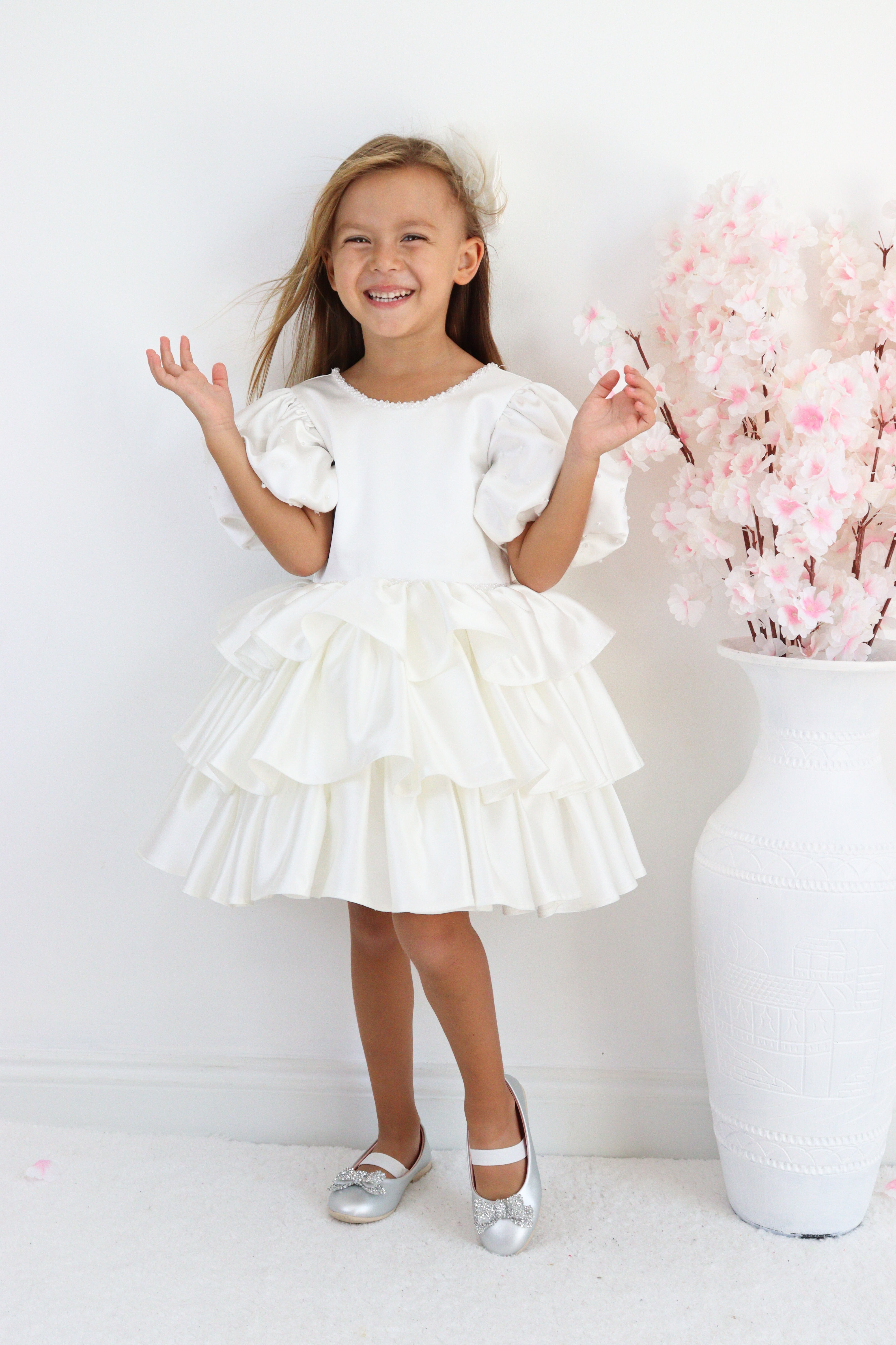 Beyaz Saten Kat Kat Kız Çocuk Abiye 1–10 Yaş Özel Gün Elbisesi