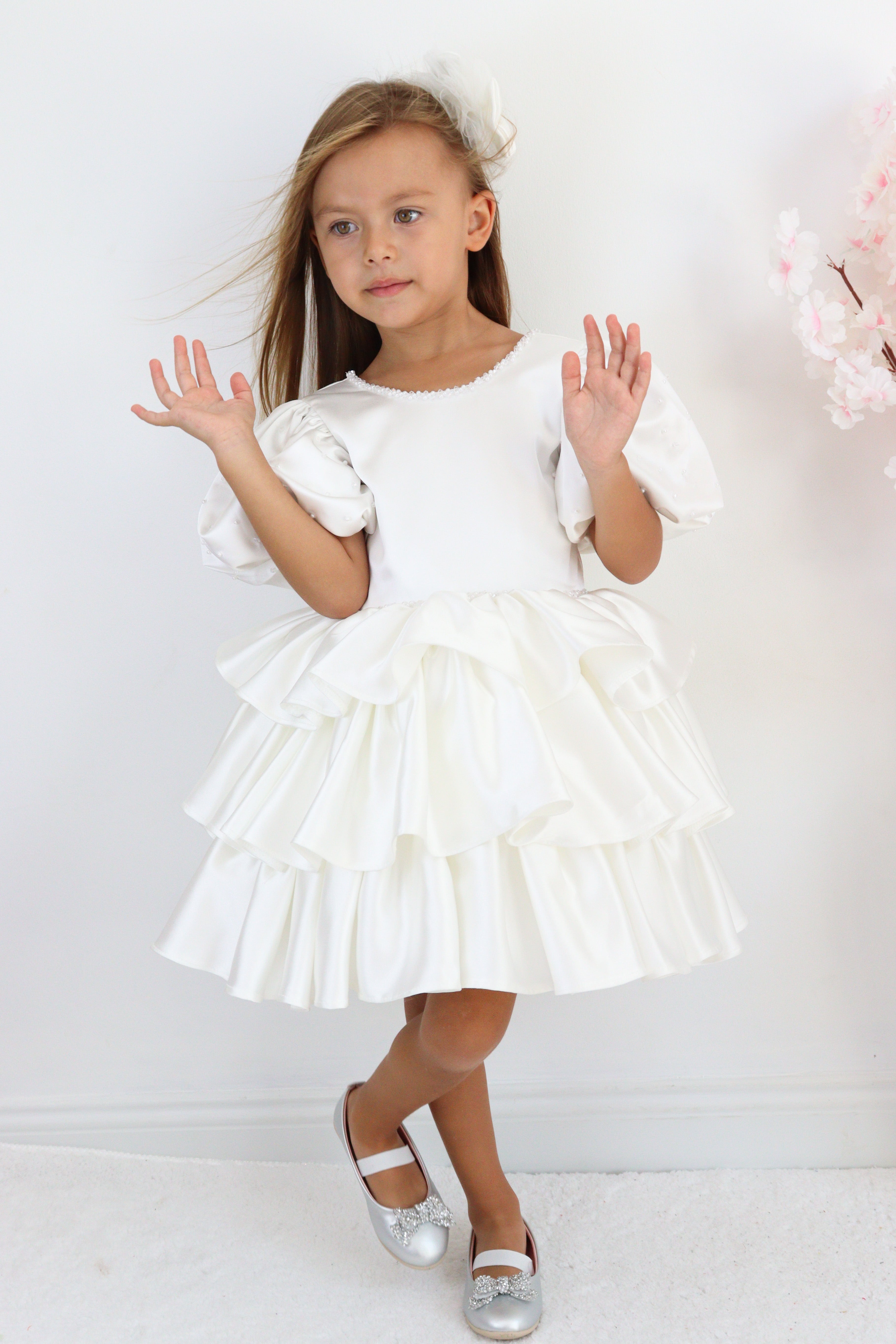 Beyaz Saten Kat Kat Kız Çocuk Abiye 1–10 Yaş Özel Gün Elbisesi