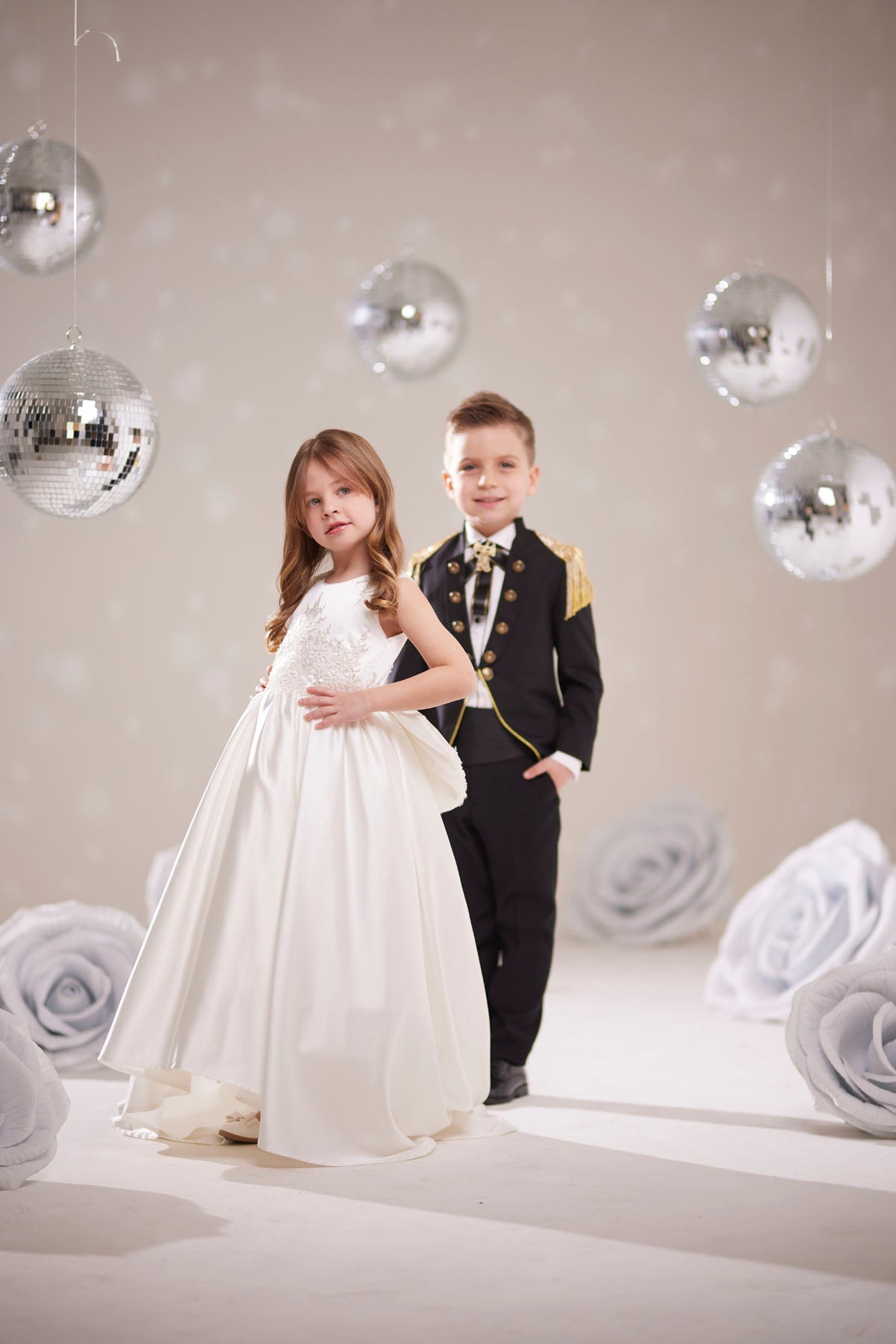 Kız Çocuk Beyaz Prenses Abiye Elbise – Fiyonk Detaylı Özel Tasarım