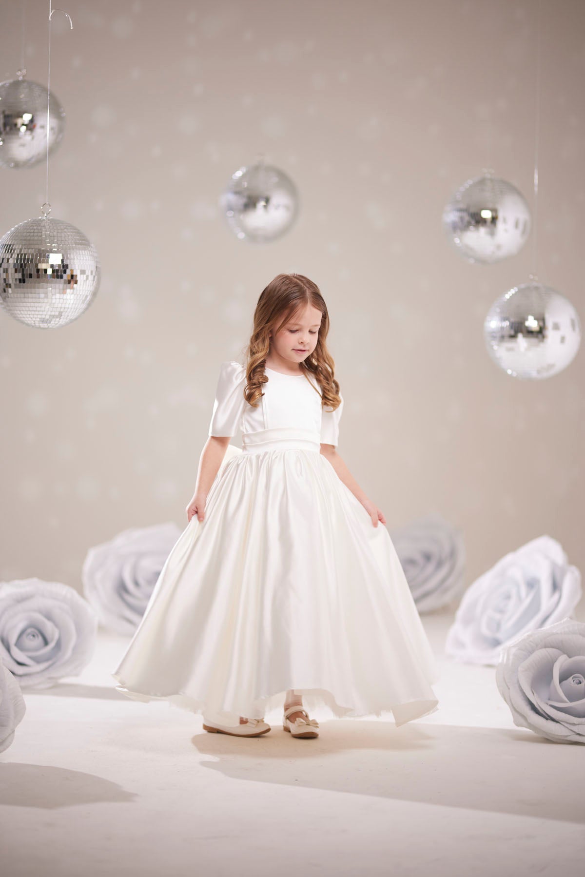 Kız Çocuk Beyaz Prenses Elbisesi – Dantelli ve Kabarık Abiye | 1-10 Yaş