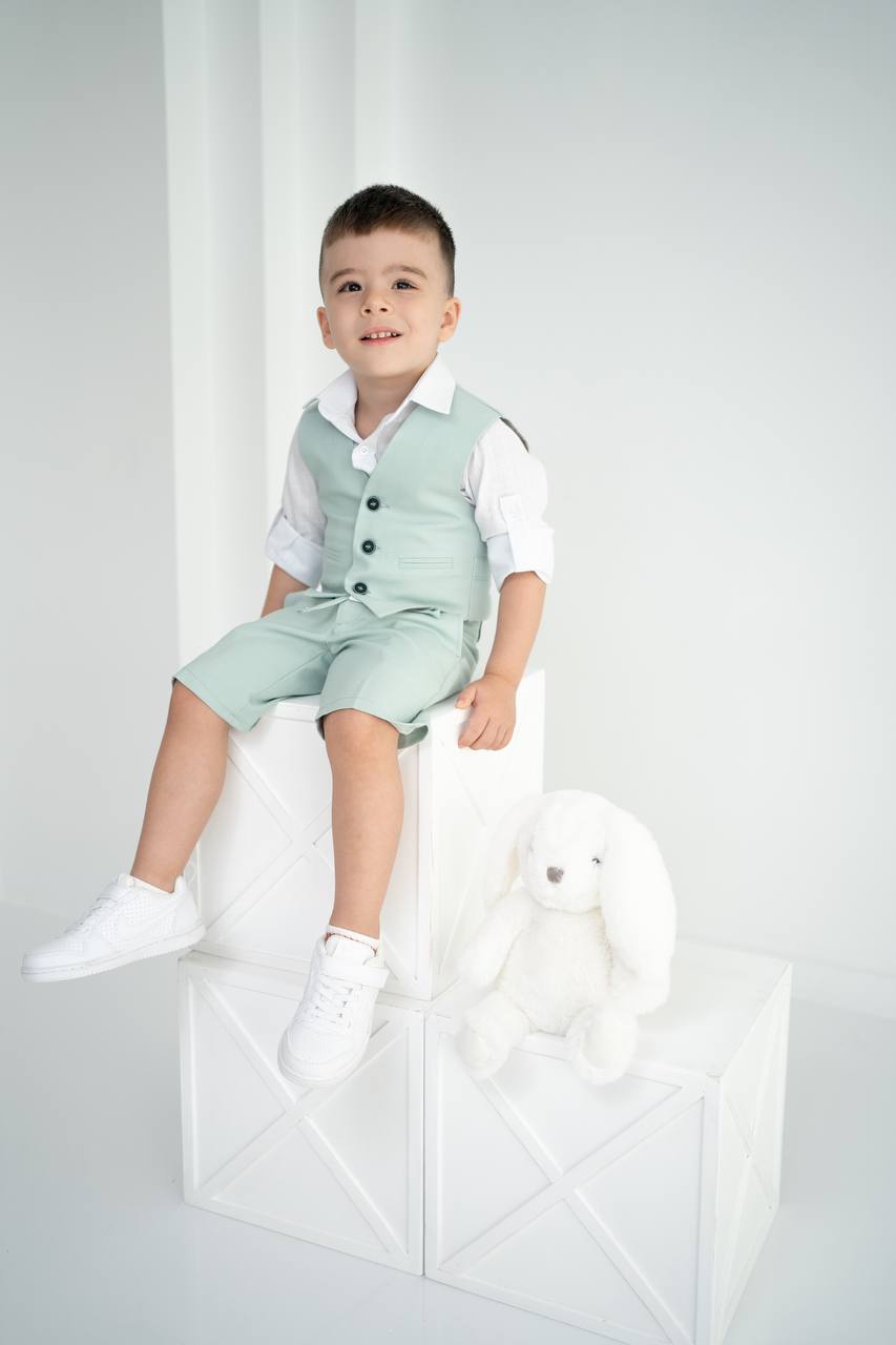 Mint Yeşili Erkek Çocuk 3’lü Takım – Yelek, Şort ve Gömlek