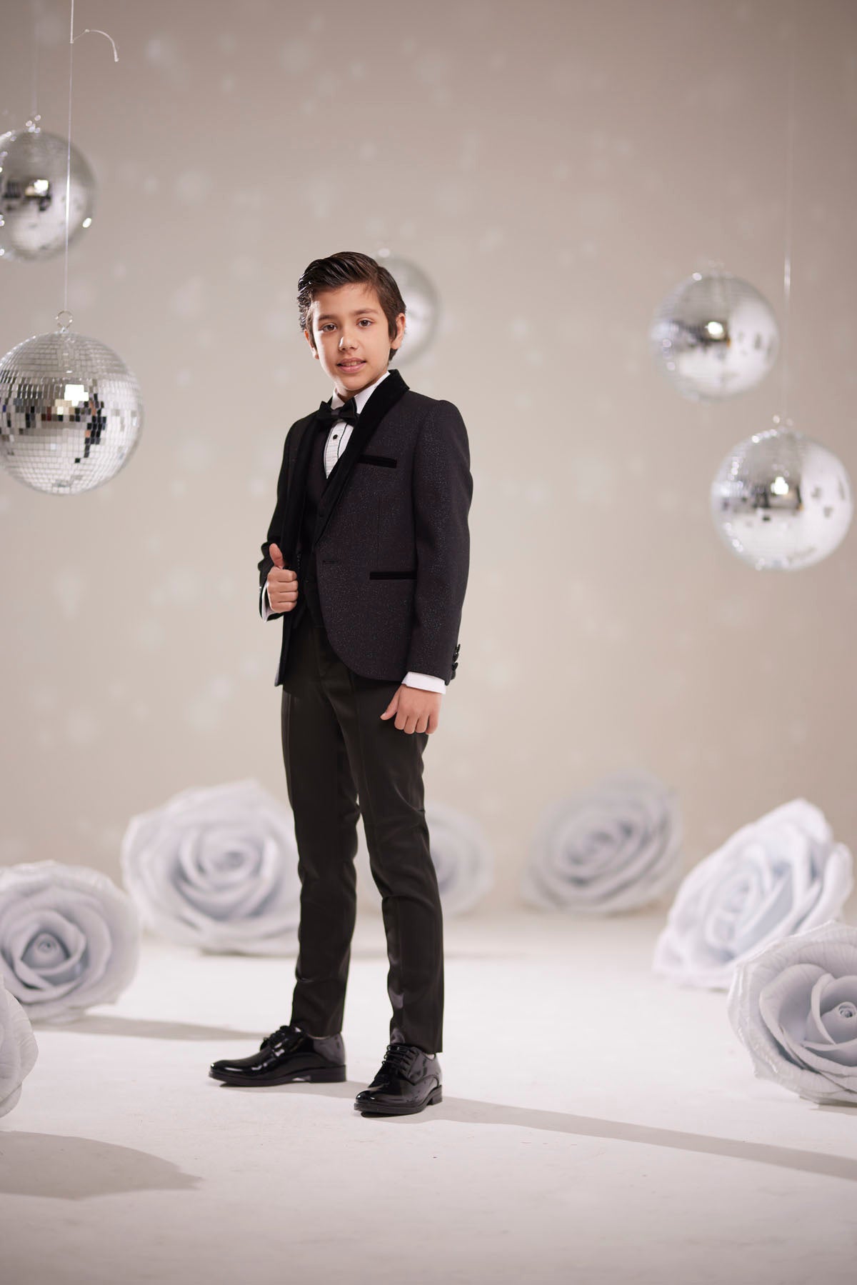 Çocuk Siyah Simli Smokin Takımı – Özel Tasarım Erkek Çocuk Özel Gün Kıyafeti